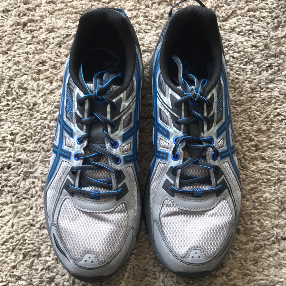 Men’s size 10 ASICS Gel Venture 6